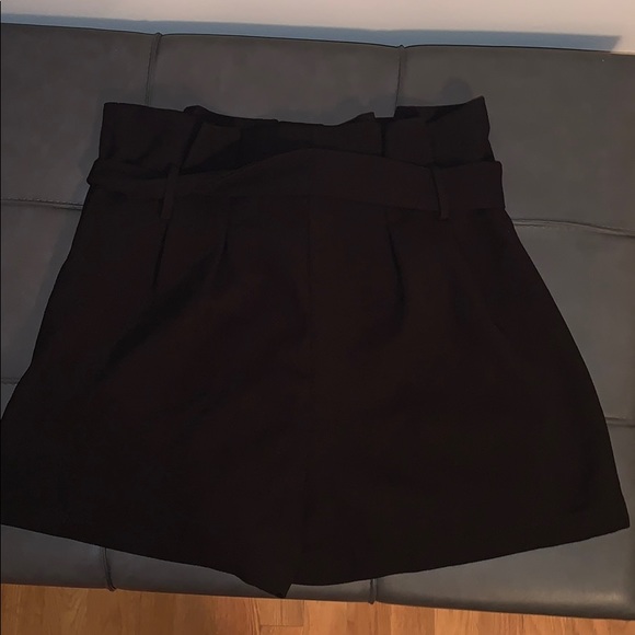 Black Tie in the Front Shorts - Picture 3 of 3